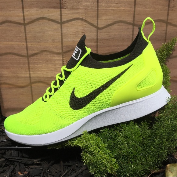 nike air zoom mariah flyknit racer volt